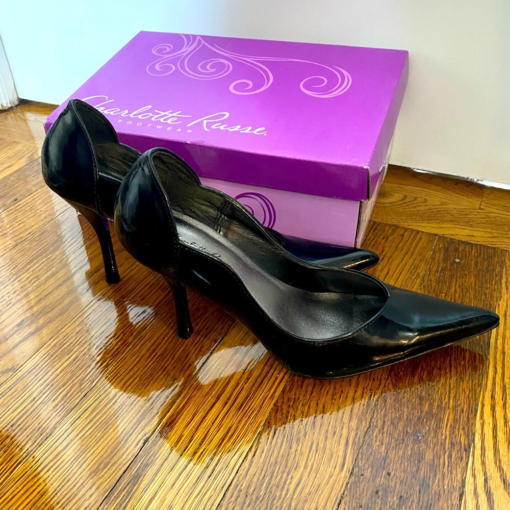 Black Charlotte Russe pumps!